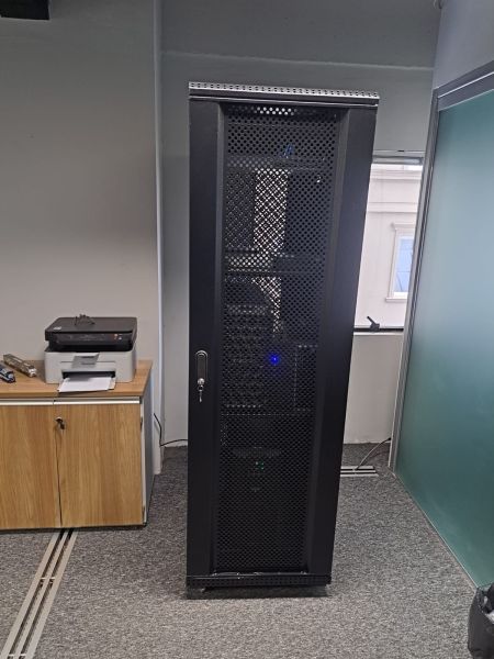 Arquivo:RSS RACK FECHADO.jpg