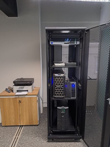 Arquivo:RSS RACK ABERTO.jpg